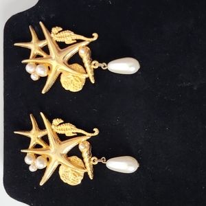 Fabulous Vintage 80s Beach Inspired Pearl  Earrings